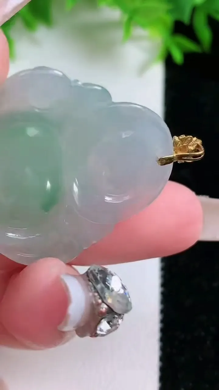 天然A货翡翠佛公吊坠，尺寸31.2-34.4-5.9，重量:9.02g
1月24日