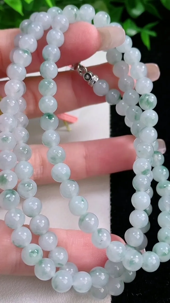 天然A货翡翠飘花圆珠项链，尺寸5.8-108颗，重量:39.14g
1月24日