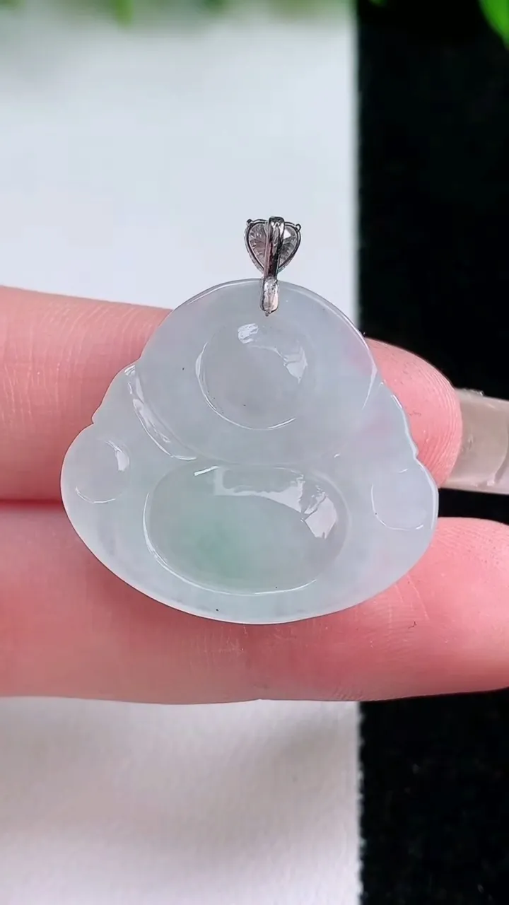 天然A货翡翠佛公吊坠，尺寸24-26.5-5.8，重量:5.91g
1月24日