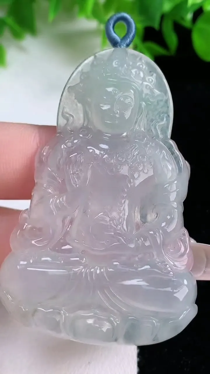 天然A货翡翠度母观音吊坠，尺寸58.4-37.6-6.7，重量:22.76g
1月24日