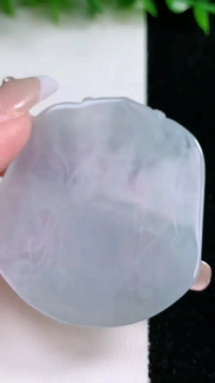 天然A货翡翠观音头吊坠，尺寸51-47-4.3，重量:20.78g
1月24日