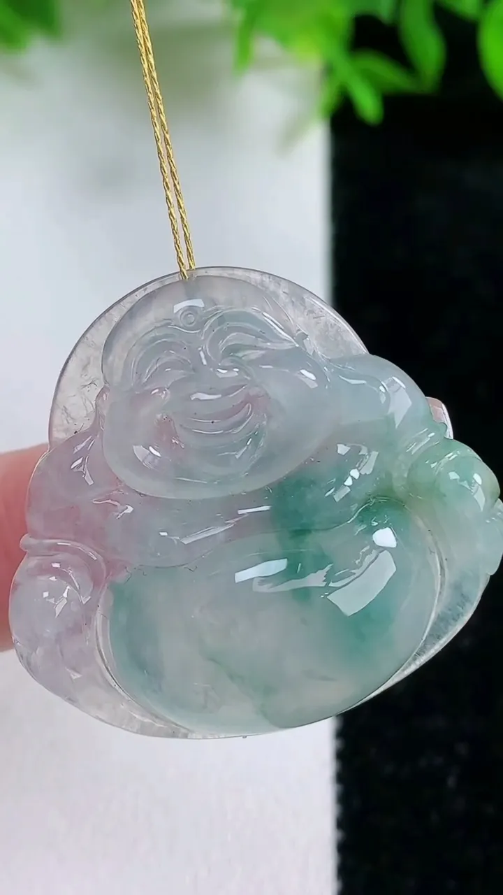 天然A货翡翠冰种飘花佛公吊坠，尺寸30.2-32.3-6.8，重量:9.16g
1月24日