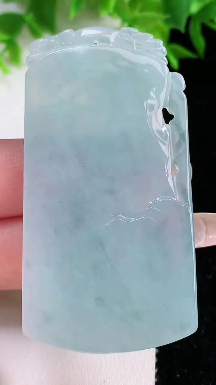 天然A货翡翠山水大势至菩萨吊坠，尺寸62-33-6.7，重量:27.74g
1月24日