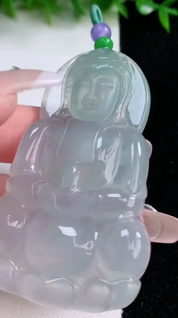 天然A货翡翠观音菩萨吊坠，尺寸69-42.6-5.6，重量:33.38g
1月24日