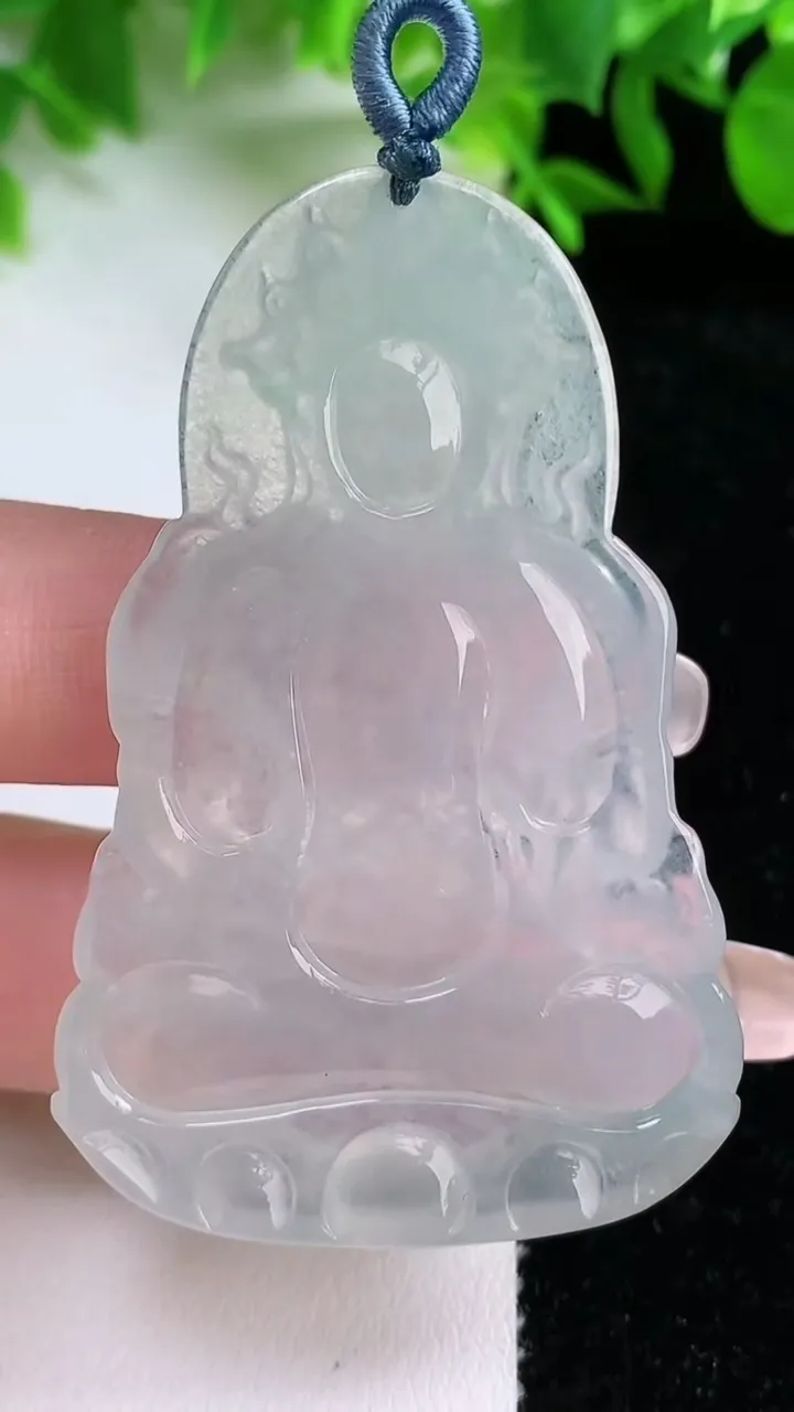 天然A货翡翠度母观音吊坠，尺寸58.4-37.6-6.7，重量:22.76g
1月24日