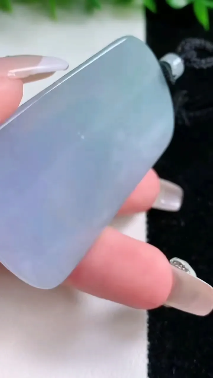 天然A货翡翠紫罗兰观音菩萨吊坠，尺寸55.8-34.3-5.3，重量:28.19g
1月24日