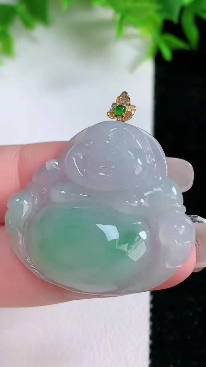 天然A货翡翠佛公吊坠，尺寸31.2-34.4-5.9，重量:9.02g
1月24日