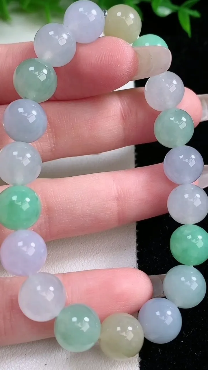 天然A货翡翠三彩圆珠手串，尺寸10-19颗，重量:33.47g1月24日
工厂直销收藏佳品,种好水足