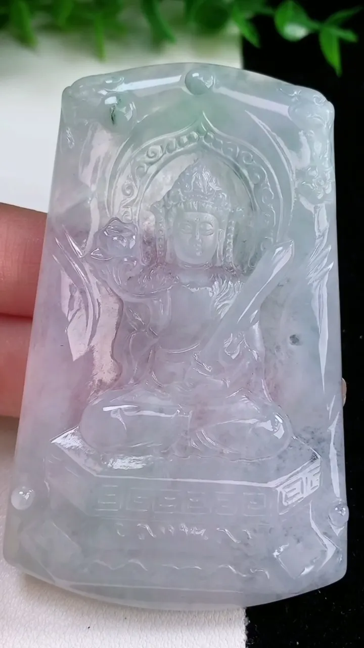 天然A货翡翠虚空藏菩萨吊坠，尺寸75.6-46.2-5.4，重量:45.96g
1月24日