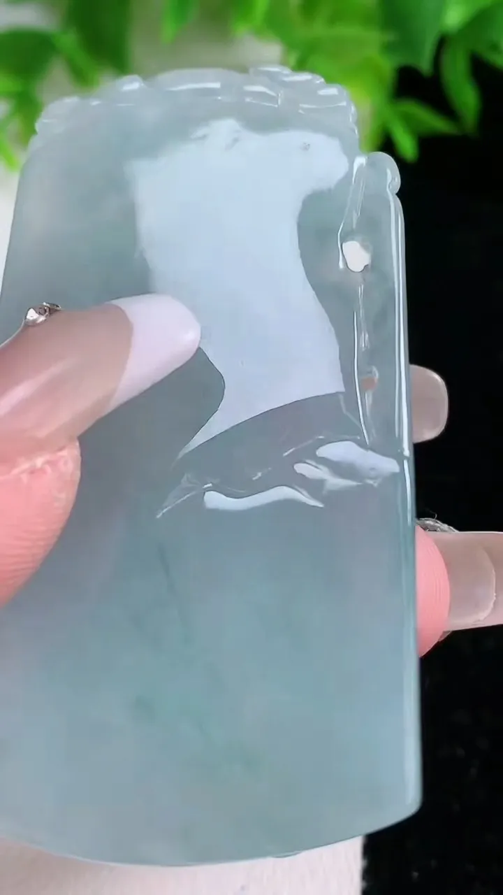 天然A货翡翠山水大势至菩萨吊坠，尺寸62-33-6.7，重量:27.74g
1月24日