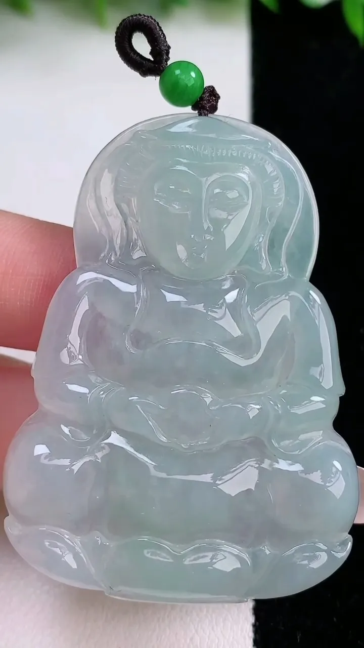 天然A货翡翠观音菩萨吊坠，尺寸55.7-40-4.6，重量:20.13g
1月24日