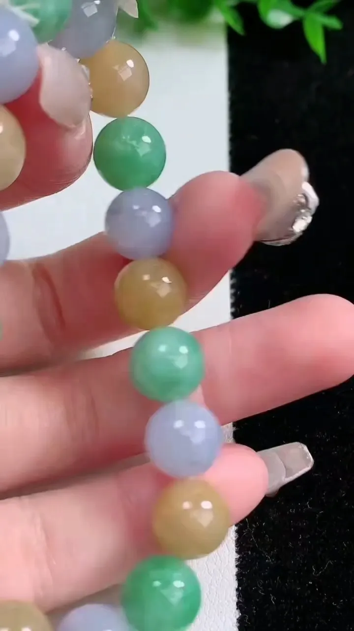 天然A货翡翠三彩圆珠手串，尺寸10-19颗，重量:33.05g1月24日
工厂直销收藏佳品,种好水足
