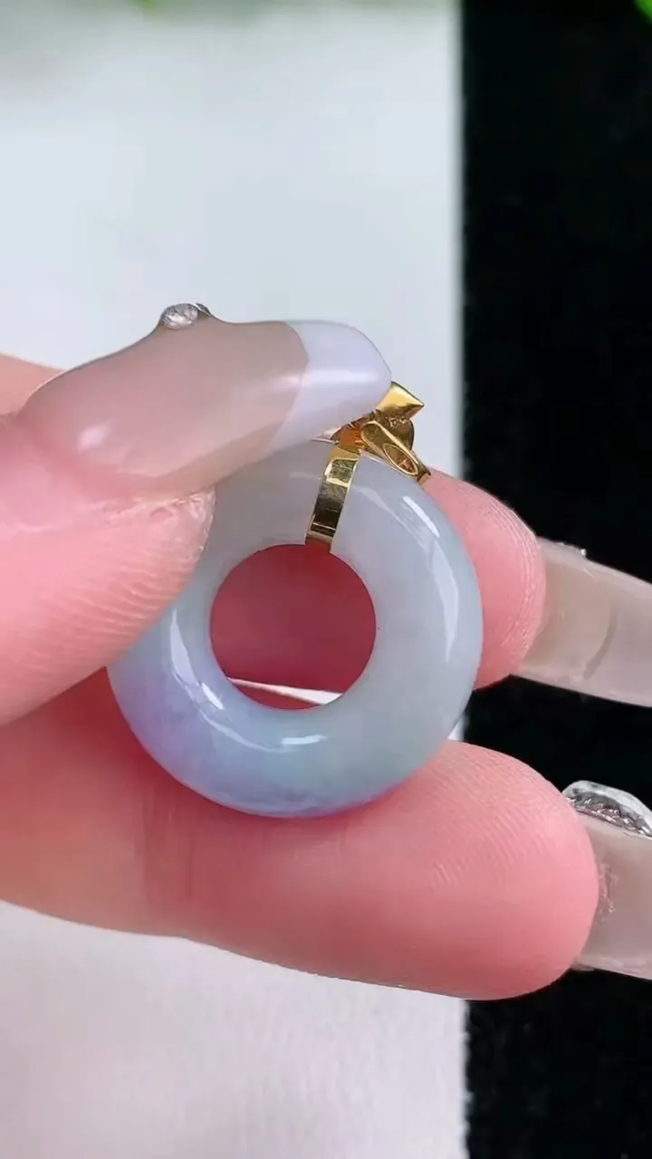 天然A货翡翠18K金紫罗兰平安环吊坠，尺寸20-5.4，重量:4.34g
1月24日