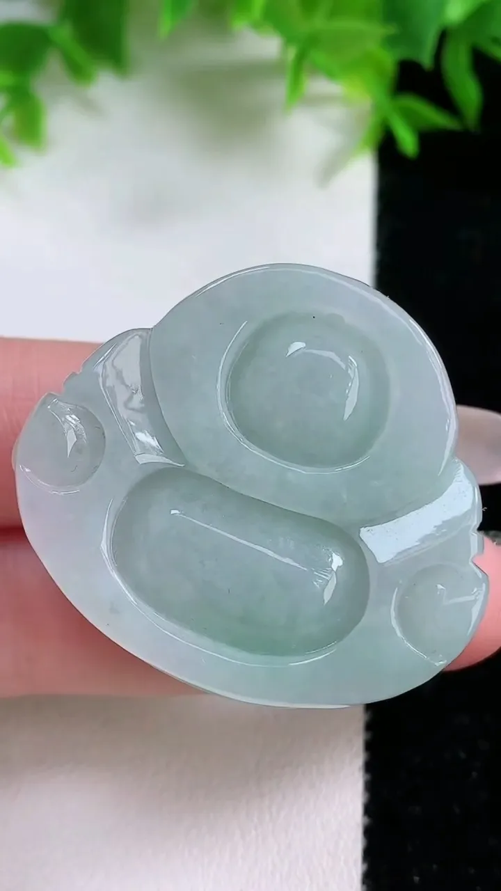 天然A货翡翠佛公吊坠，尺寸34-38.3-12.7，重量:26.30g
1月24日