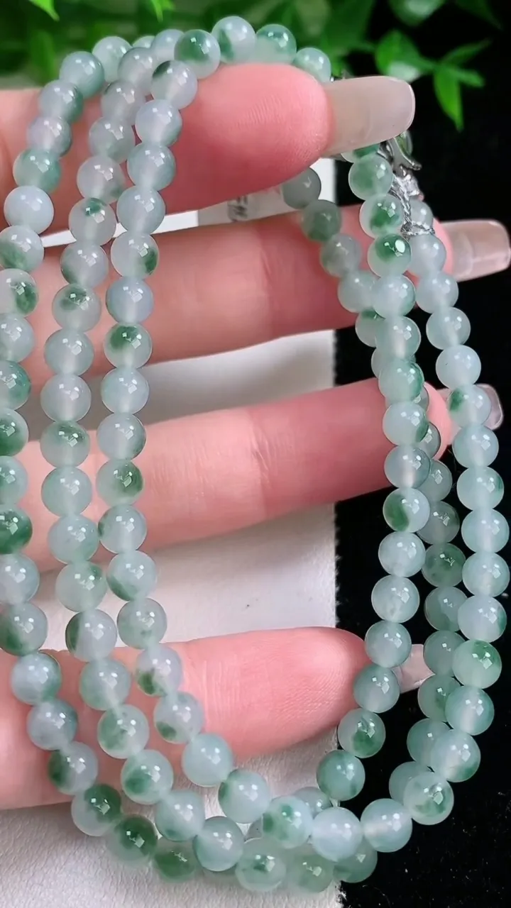 天然A货翡翠冰种飘花圆珠项链，尺寸4.8-128颗，重量:29.22g
1月24日