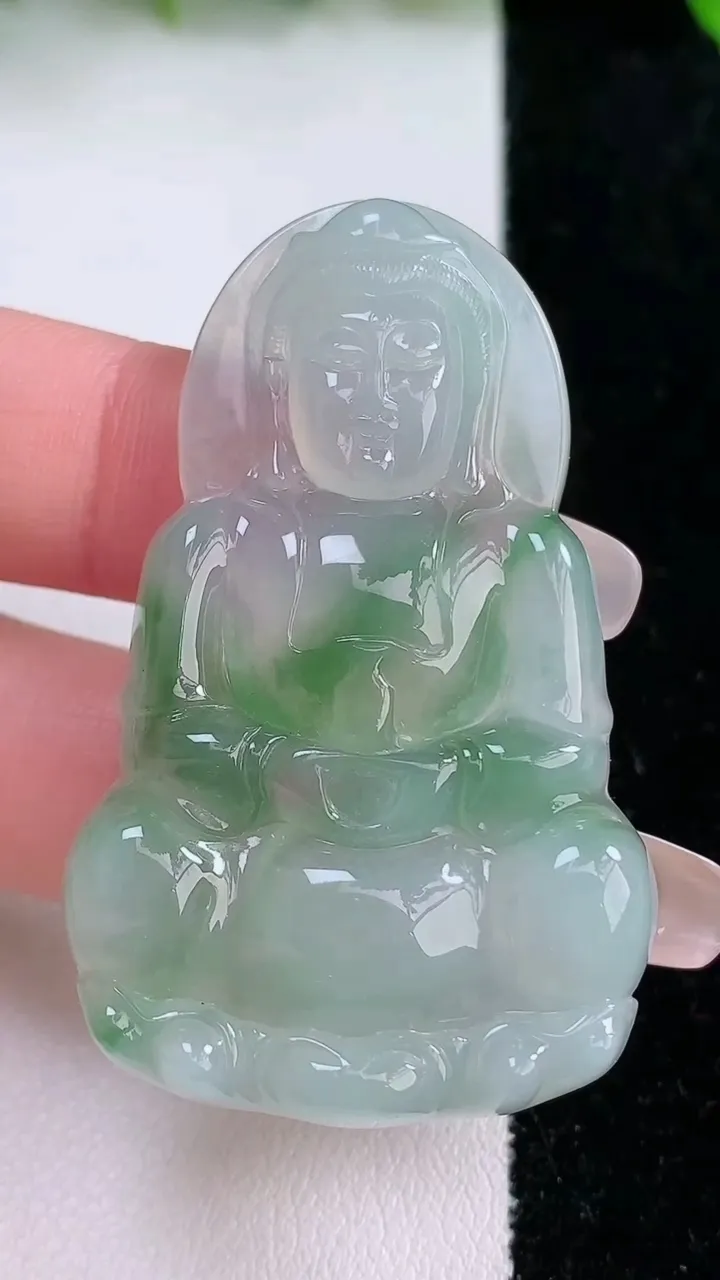 天然A货翡翠观音菩萨吊坠，尺寸51.7-32.3-5.4，重量:16.43g
1月24日