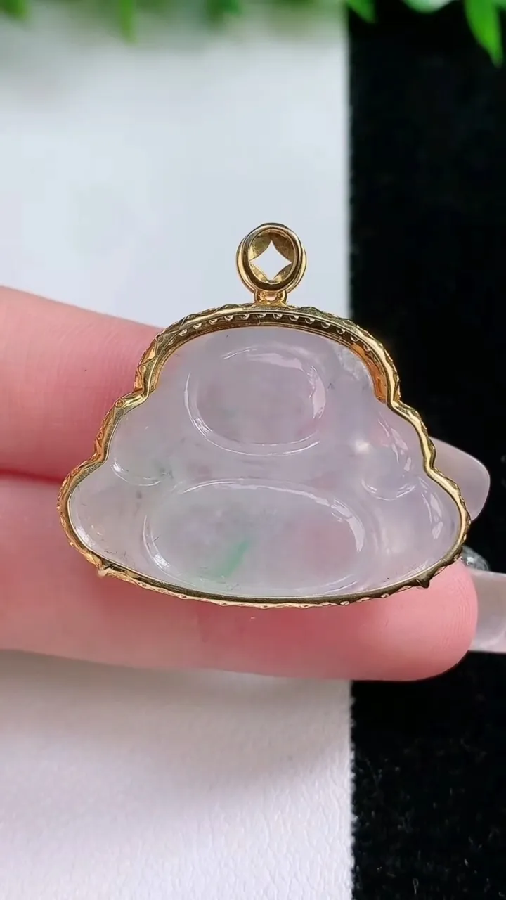 天然A货翡翠佛公吊坠，尺寸31.3-23.6-33.5-7.5，重量:8.29g
1月24日