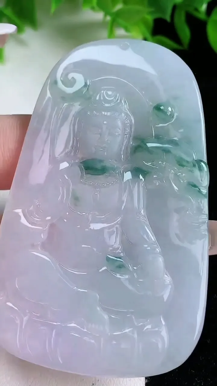 天然A货翡翠飘花观音菩萨吊坠，尺寸69.4-42-4.8，重量:31.63g
1月24日