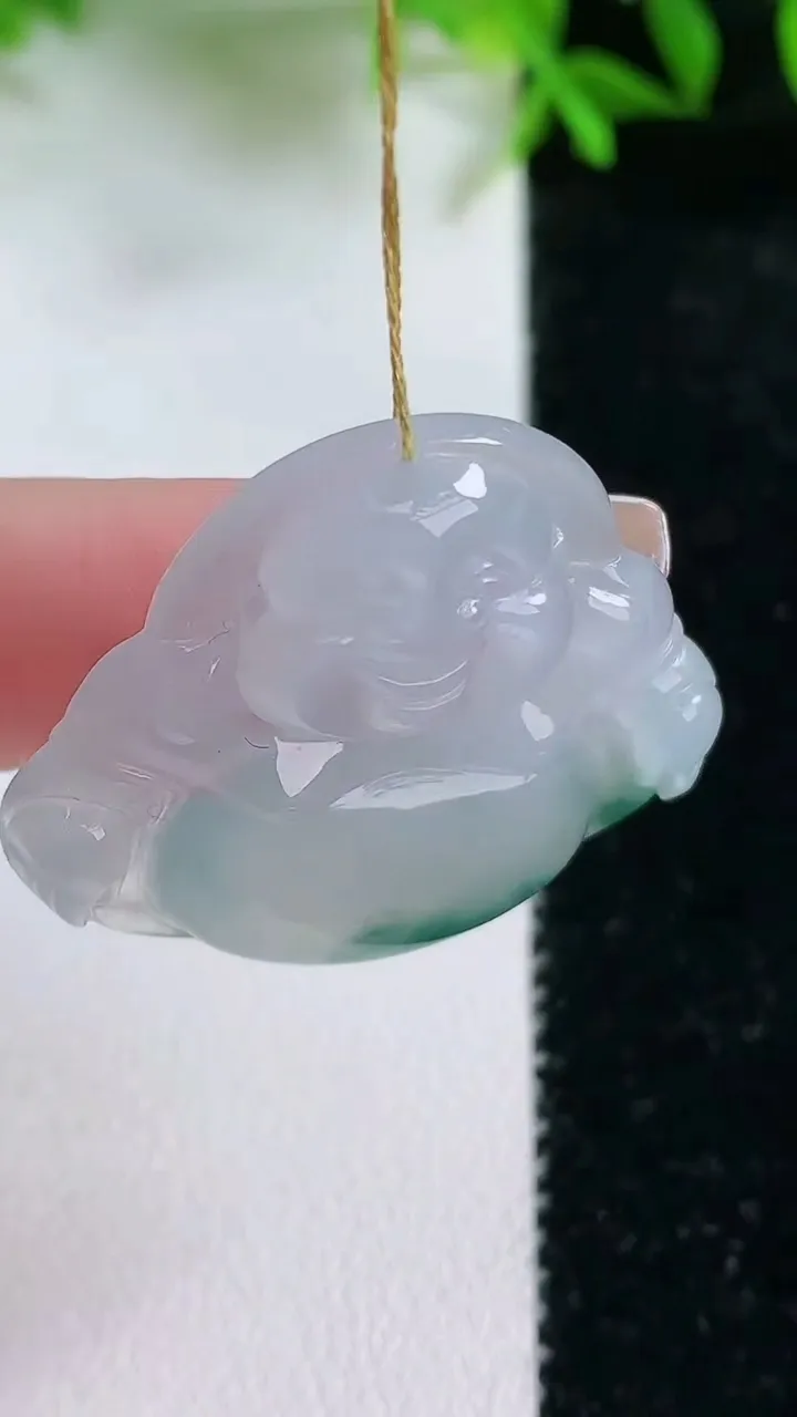 天然A货翡翠种飘花佛公吊坠，尺寸29.4-33-6，重量:9.07g
1月24日