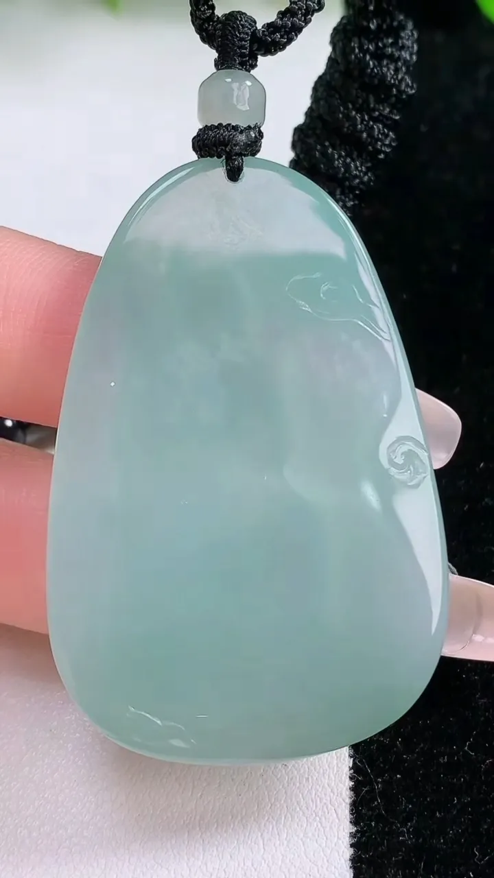 天然A货翡翠文殊菩萨吊坠，尺寸51.2-33.3-5，重量:21.33g
1月24日