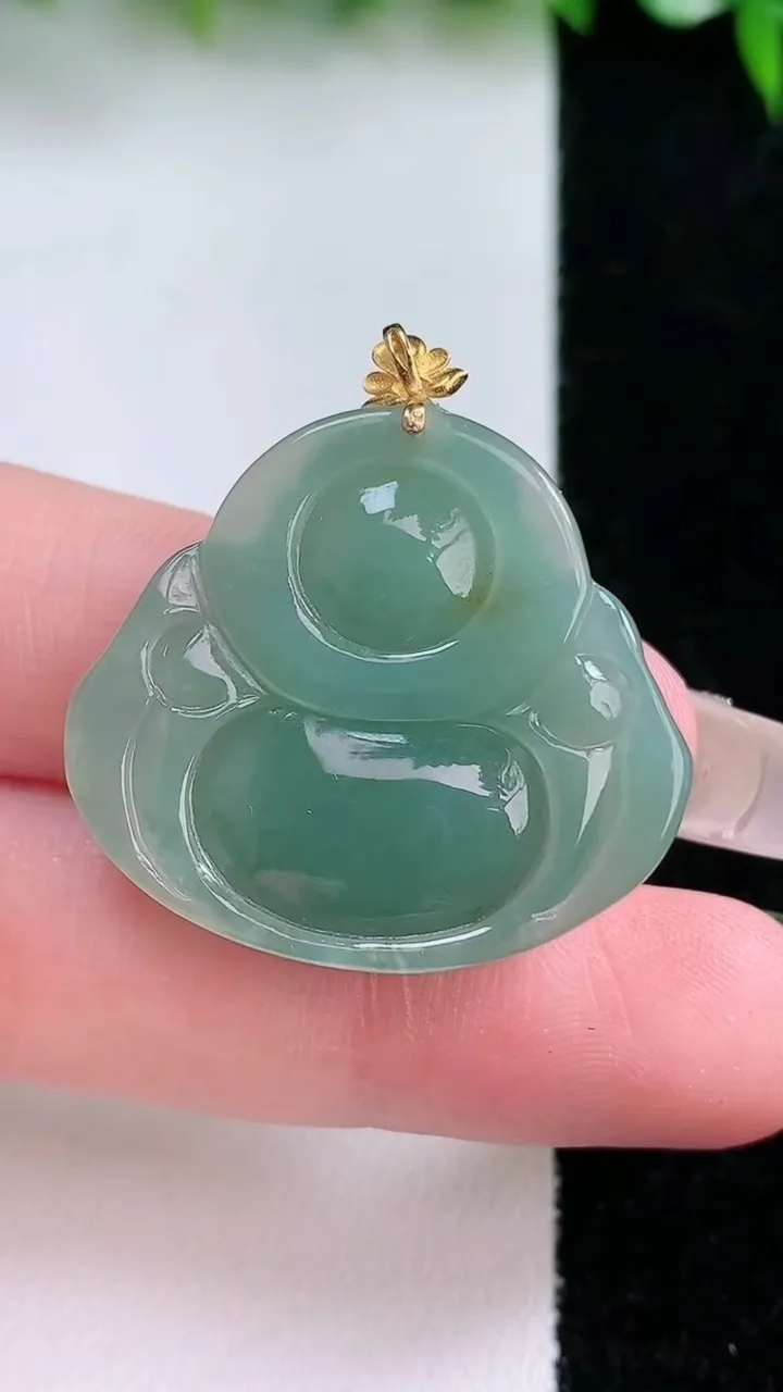 天然A货翡翠佛公吊坠，尺寸26.8-30-8，重量:9.92g
1月24日