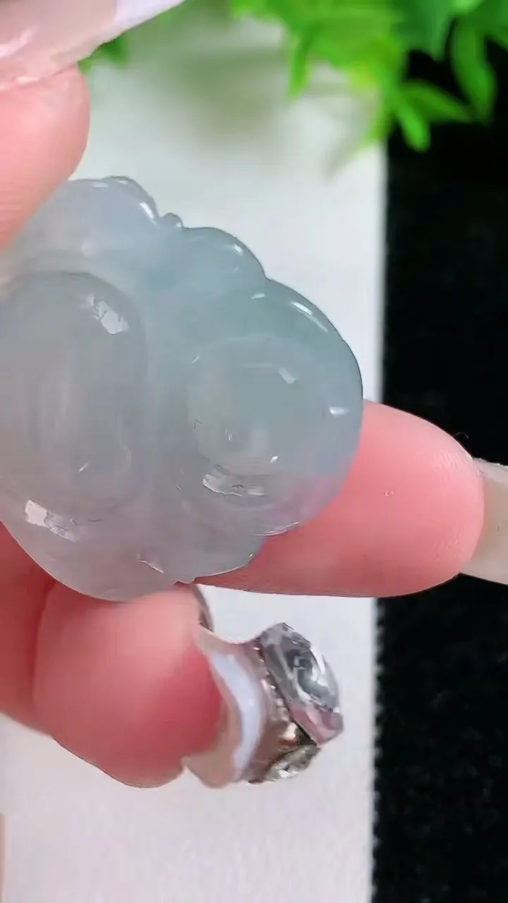 天然A货翡翠佛公吊坠，尺寸25.4-29.5-7.4，重量:8.23g
1月24日