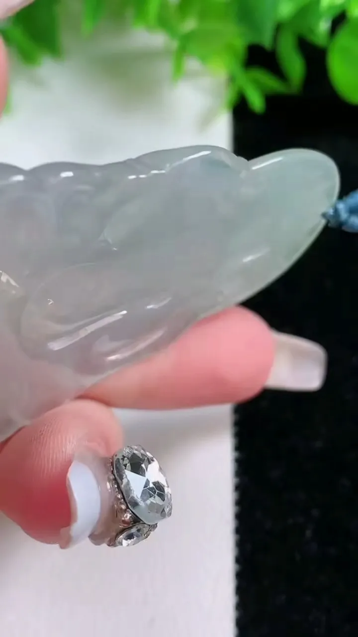 天然A货翡翠度母观音吊坠，尺寸58.4-37.6-6.7，重量:22.76g
1月24日