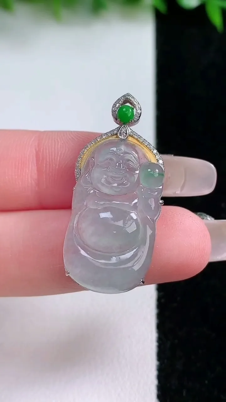 天然A货翡翠站佛 佛公吊坠，尺寸34.2-25.8-14.6-7，重量:3.48g
1月24日