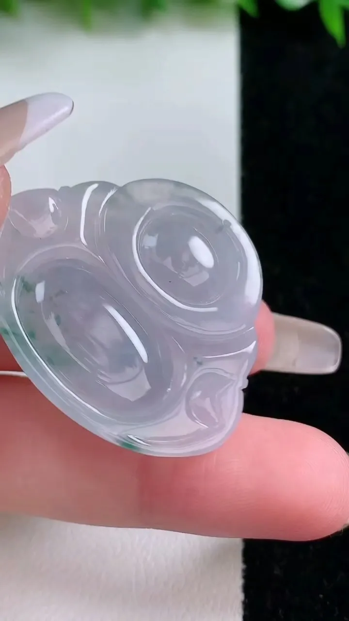 天然A货翡翠冰种飘花佛公吊坠，尺寸32.8-36-7，重量:13.80g
1月24日