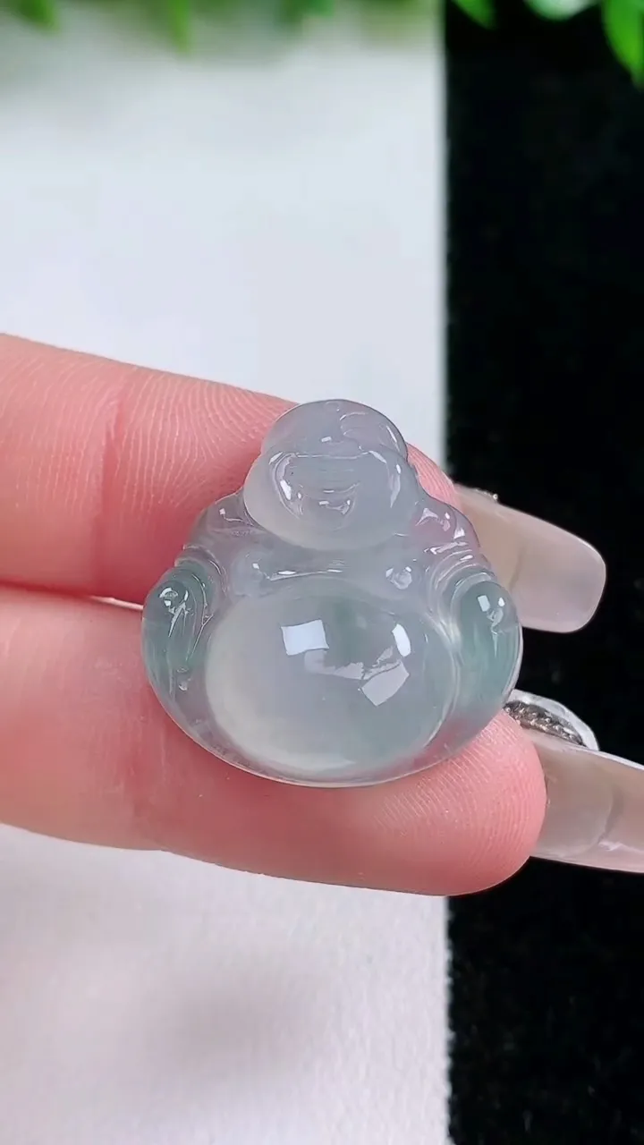 天然A货翡翠冰种飘花佛公吊坠，尺寸23.4-23-8，重量:5.92g
1月24日
