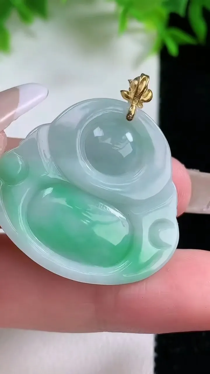 天然A货翡翠佛公吊坠，尺寸30.2-32-3.8，重量:9.20g
1月24日