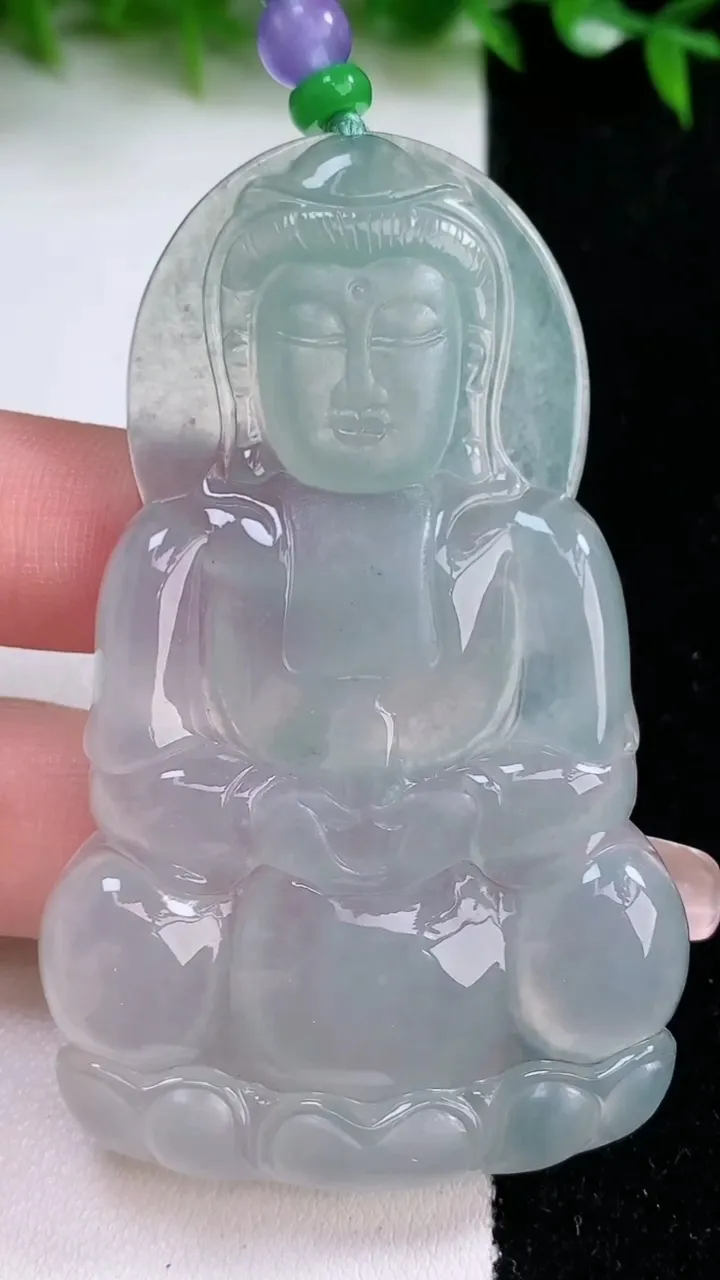 天然A货翡翠观音菩萨吊坠，尺寸69-42.6-5.6，重量:33.38g
1月24日