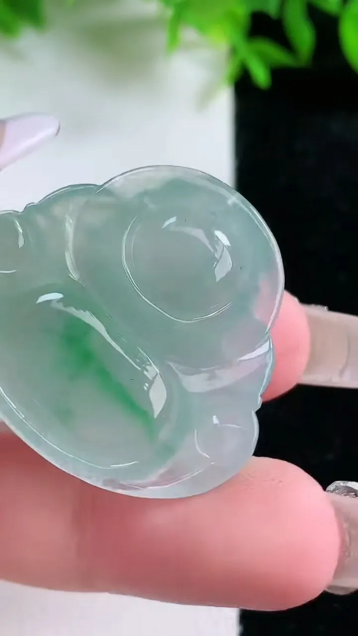 天然A货翡翠佛公吊坠，尺寸29.6-32.3-5.9，重量:9.03g
1月24日