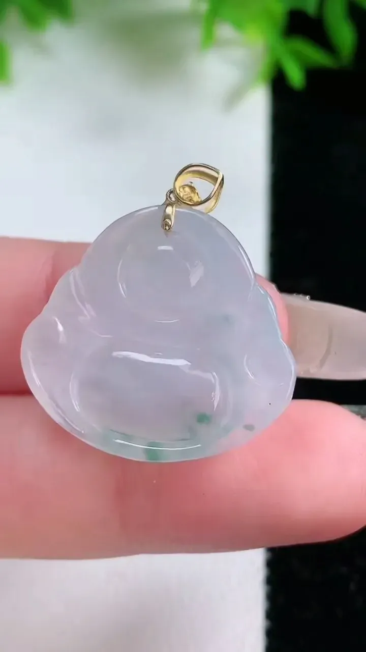 天然A货翡翠种飘花佛公吊坠，尺寸22.4-24.5-6.3，重量:5.70g
1月24日