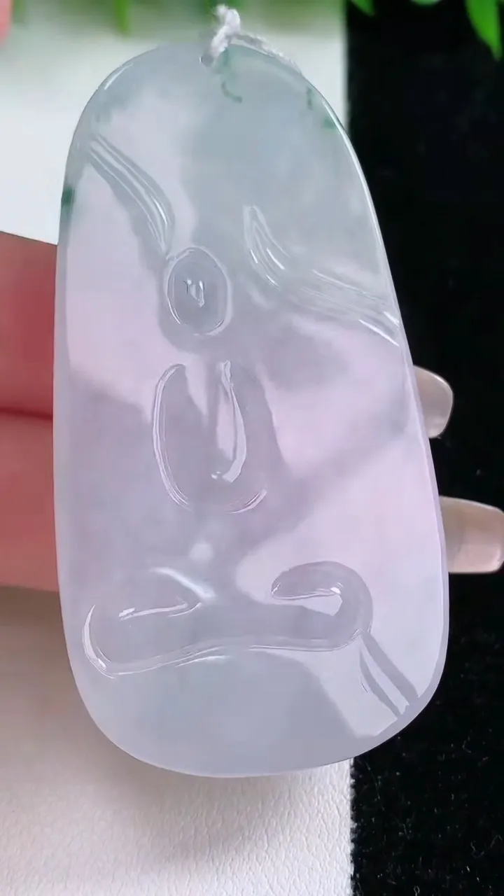 天然A货翡翠飘花大日如来吊坠，尺寸65-33.4-7，重量:31.78g
1月24日