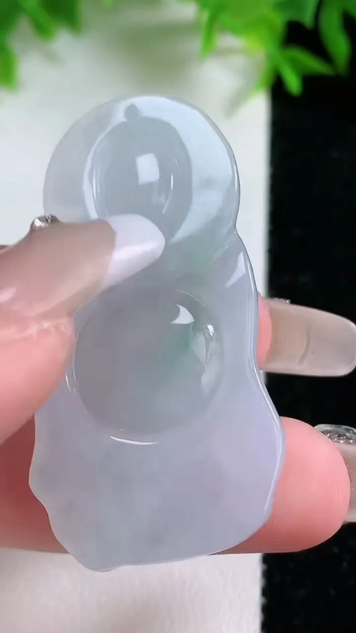 天然A货翡翠财神爷吊坠，尺寸47.8-25-5.7，重量:12.63g
1月24日