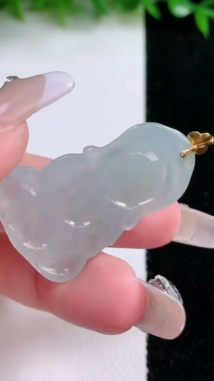 天然A货翡翠宝宝佛吊坠，尺寸36.2-24-5.2，重量:7.72g
1月24日