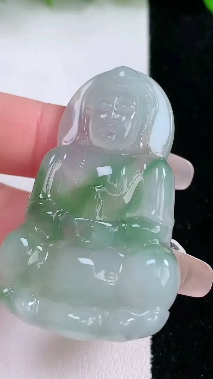 天然A货翡翠观音菩萨吊坠，尺寸51.7-32.3-5.4，重量:16.43g
1月24日