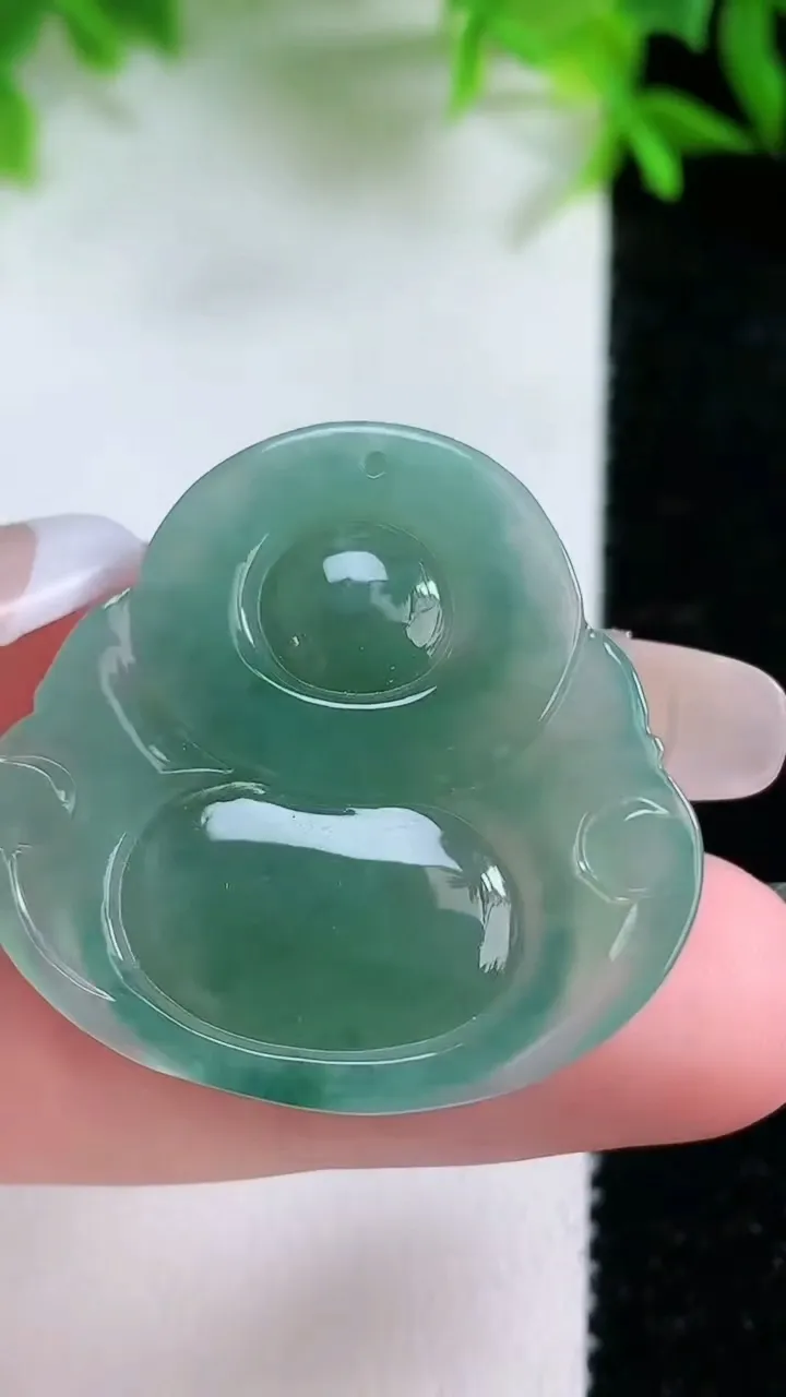 天然A货翡翠佛公吊坠，尺寸29.8-31.8-4.7，重量:7.67g
1月24日