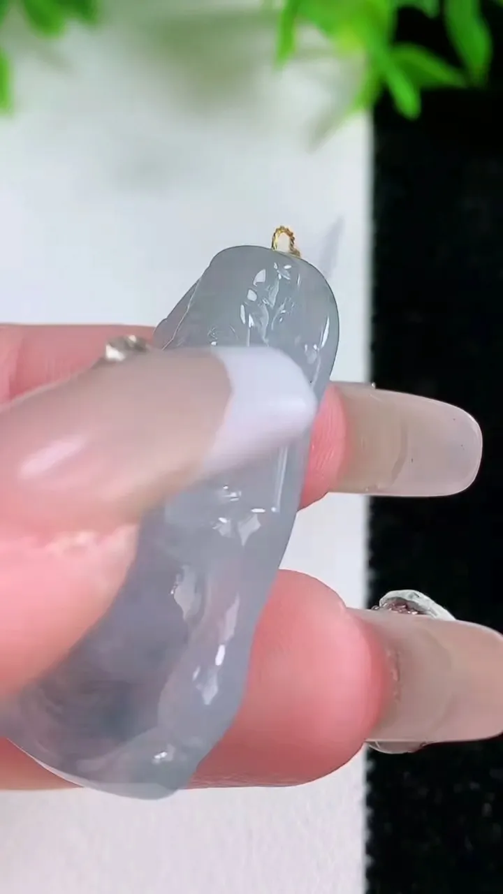 天然A货翡翠紫罗兰财神爷吊坠，尺寸36.5-20.8-5.9，重量:7.05g
1月24日