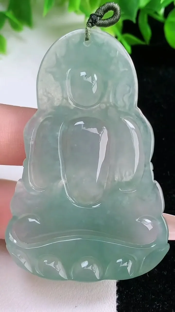 天然A货翡翠度母观音吊坠，尺寸64.3-41-5.5，重量:25.22g
1月24日