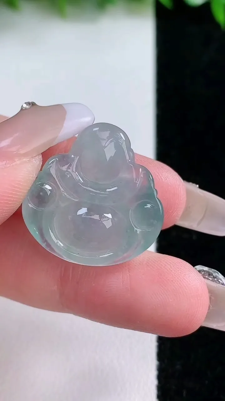 天然A货翡翠冰种飘花佛公吊坠，尺寸23.4-23-8，重量:5.92g
1月24日