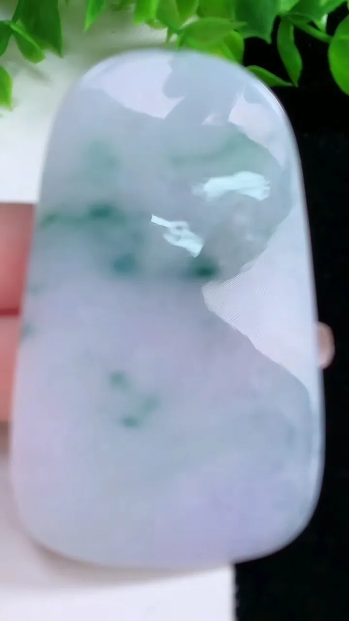 天然A货翡翠飘花观音菩萨吊坠，尺寸69.4-42-4.8，重量:31.63g
1月24日