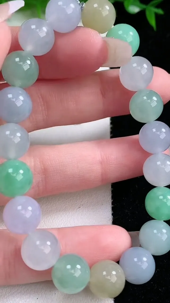 天然A货翡翠三彩圆珠手串，尺寸10-19颗，重量:33.47g1月24日
工厂直销收藏佳品,种好水足