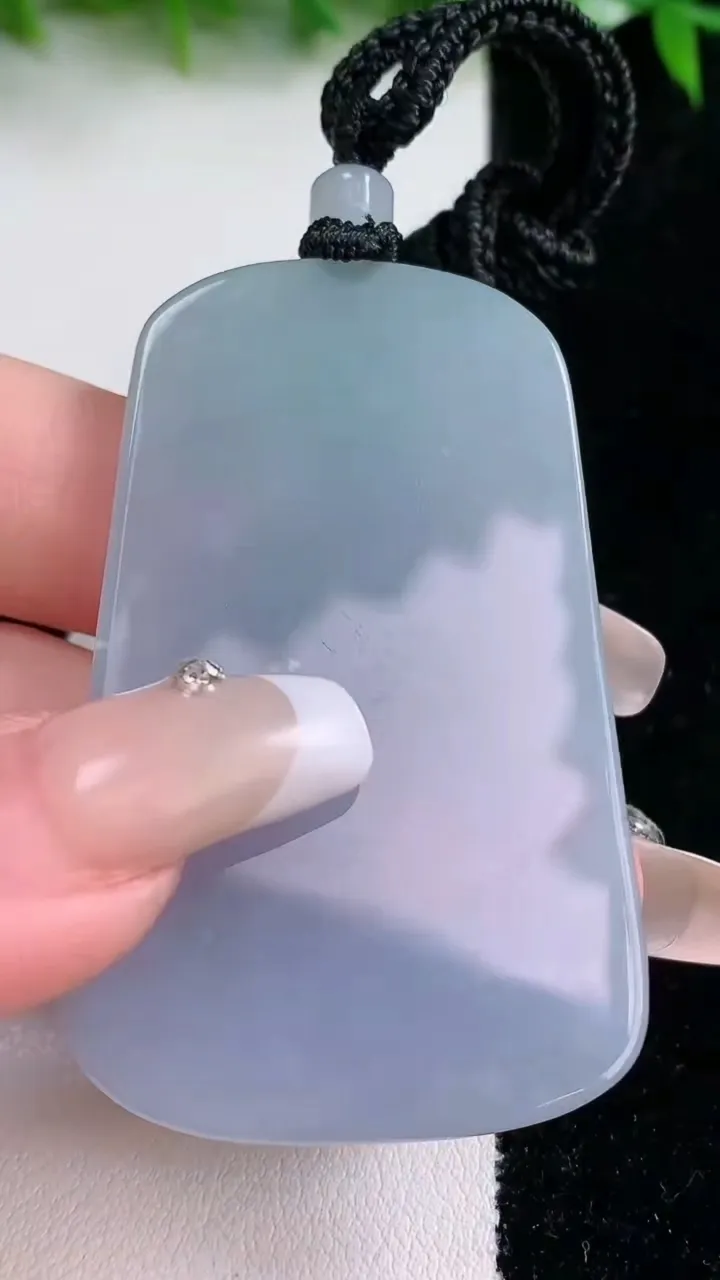 天然A货翡翠紫罗兰观音菩萨吊坠，尺寸55.8-34.3-5.3，重量:28.19g
1月24日