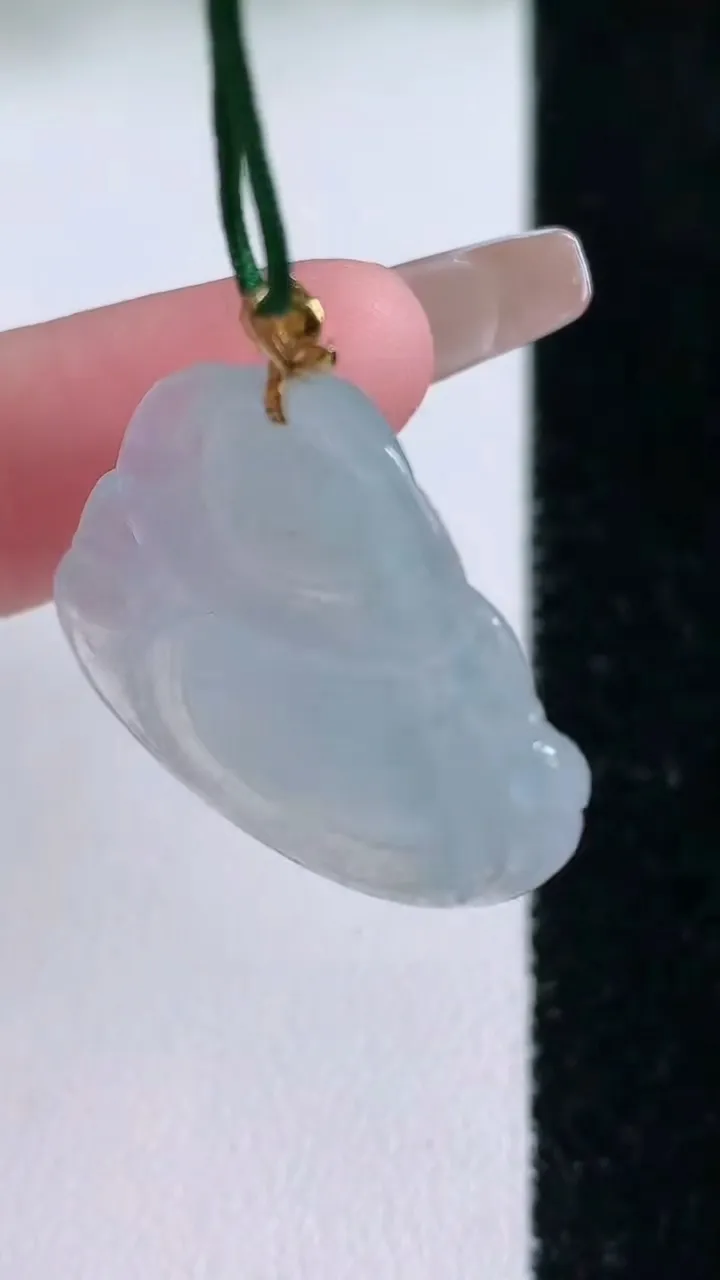 天然A货翡翠佛公吊坠，尺寸26.4-28.3-5.9，重量:5.41g
1月24日