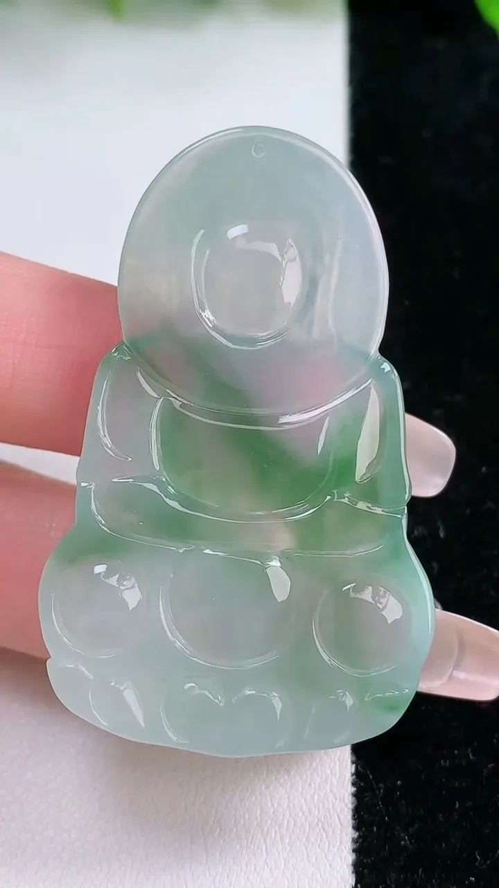 天然A货翡翠观音菩萨吊坠，尺寸51.7-32.3-5.4，重量:16.43g
1月24日