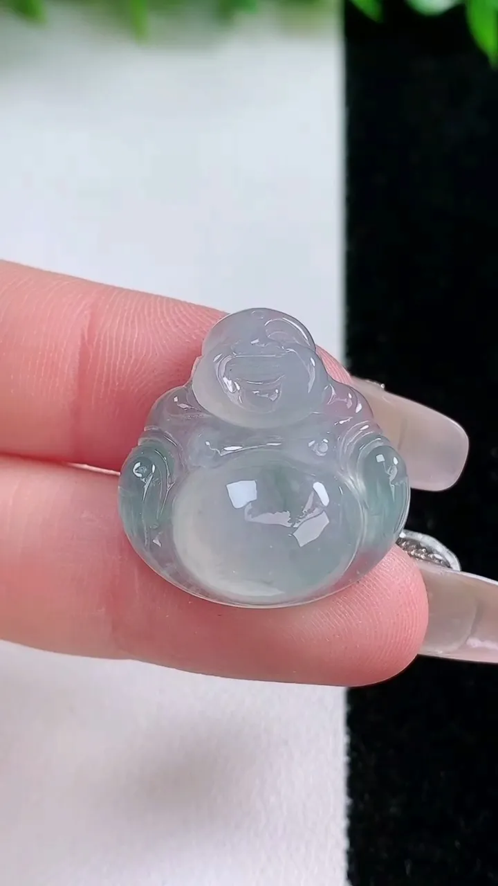 天然A货翡翠冰种飘花佛公吊坠，尺寸23.4-23-8，重量:5.92g
1月24日