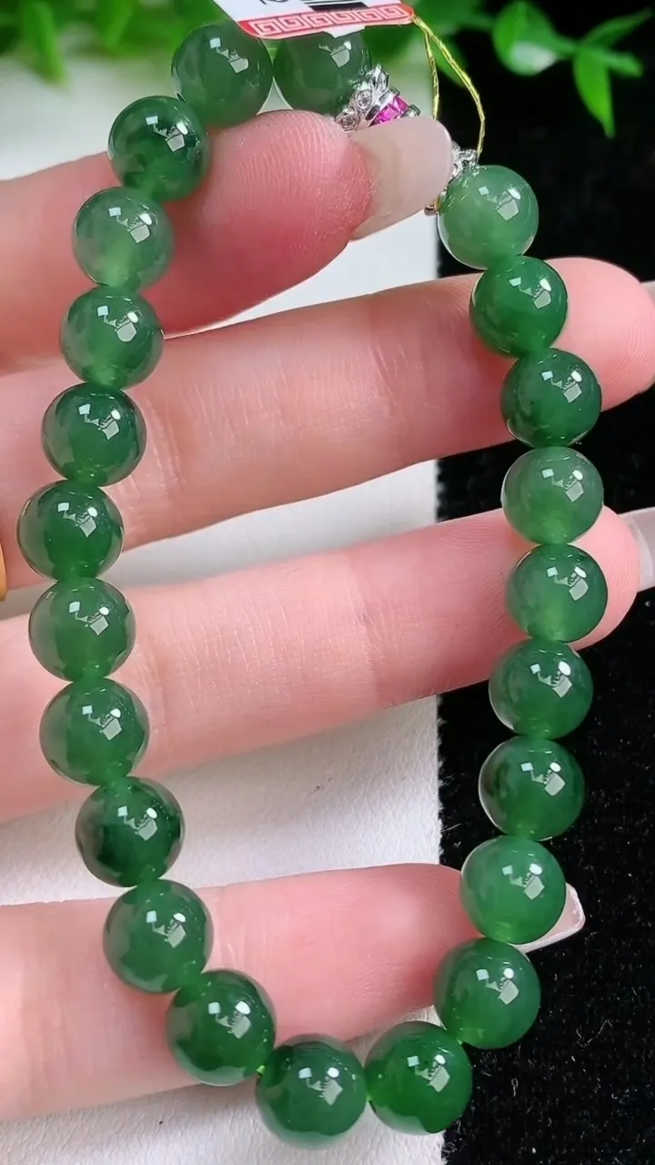 天然A货翡翠圆珠手串，尺寸7.8-23颗，重量:19.96g1月24日
工厂直销收藏佳品,种好水足，