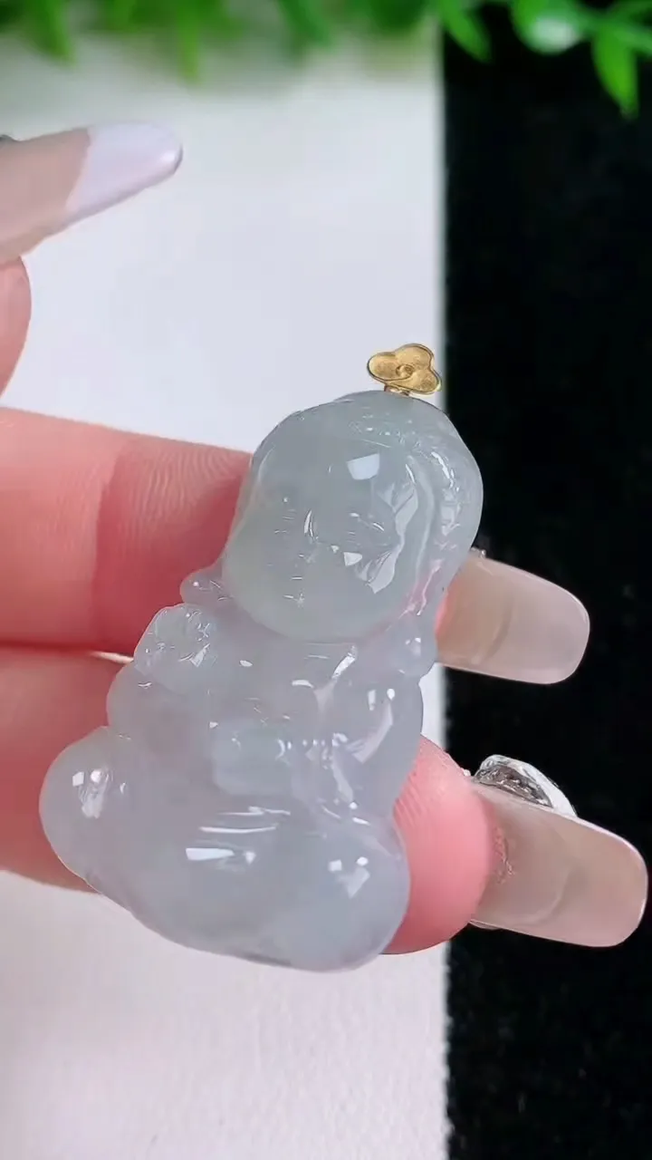 天然A货翡翠宝宝佛吊坠，尺寸36.2-24-5.2，重量:7.72g
1月24日